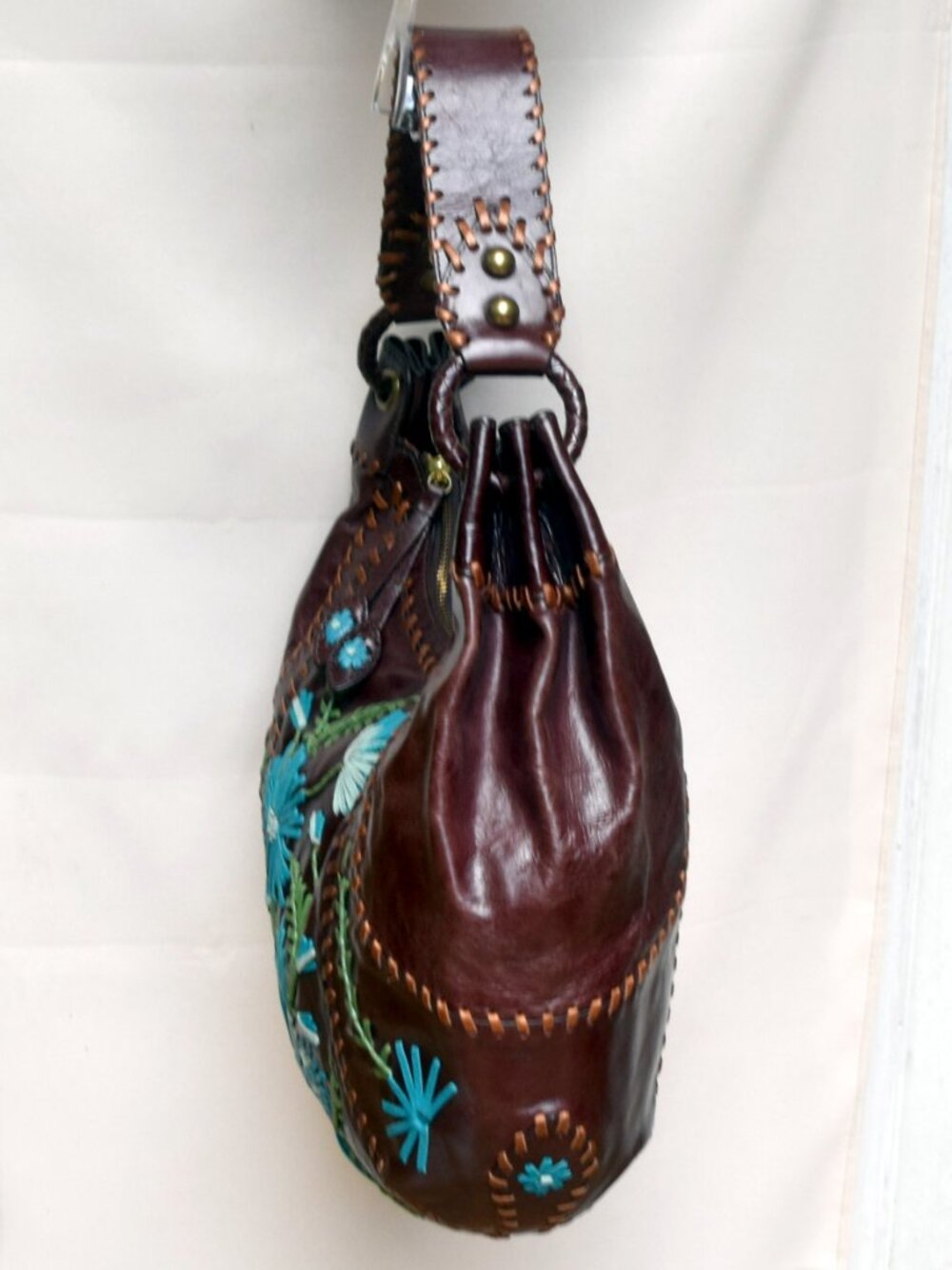 Isabella Fiore Vintage Y2K Floral Applique Whipstitch Leather Hobo Bag - Picture 7 of 11